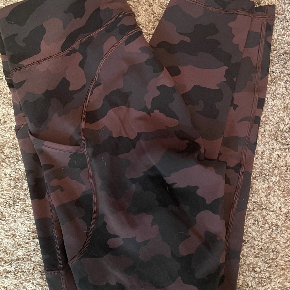 Lululemon size 8